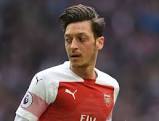 Ozil rules out Arsenal exit