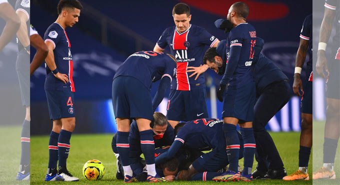 Neymar Stretchered Off In Psg Defeat