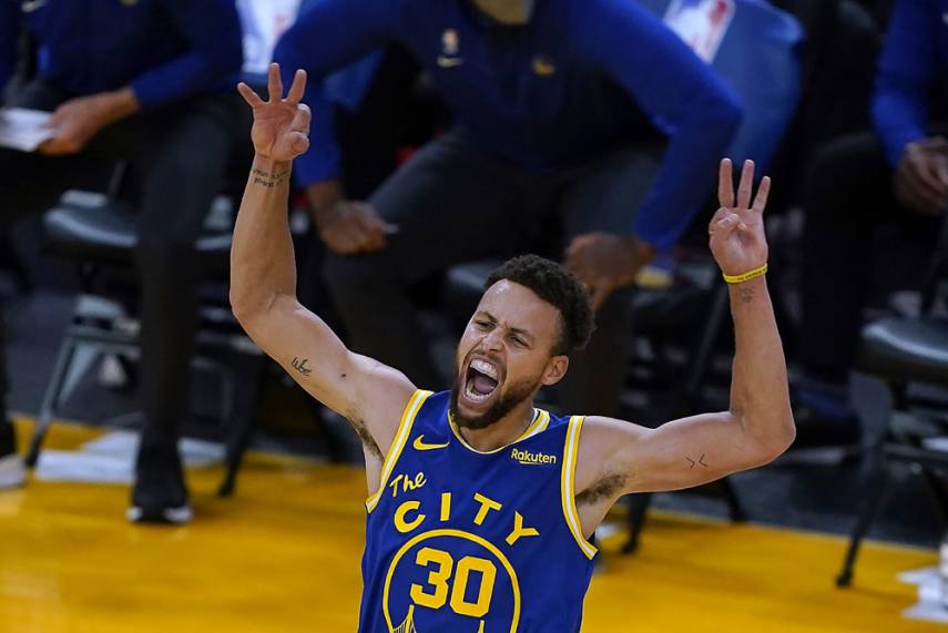 Warriors’ Steph Curry Wins Second NBA Scoring Title