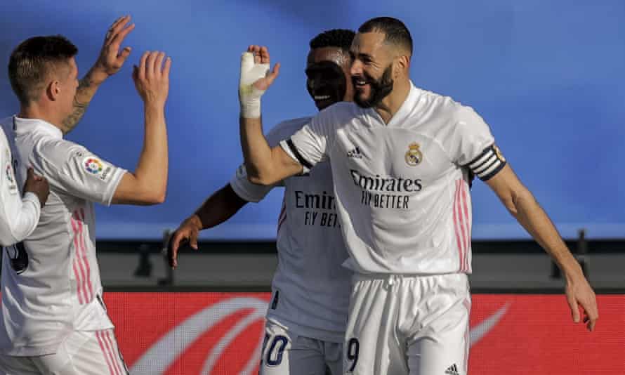 Real Madrid Beat Valencia To Move To Second