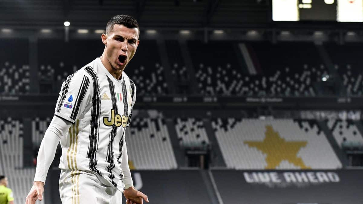 Ronaldo Double Fires Juventus Past Crotone