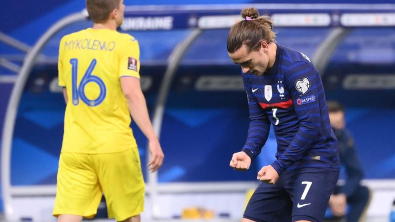 Griezmann Header Sends France Top Of Group D