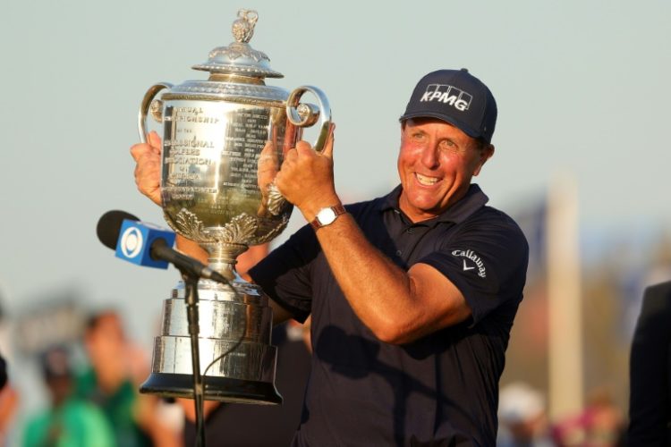 Phil Mickelson Becomes Oldest Major Winner