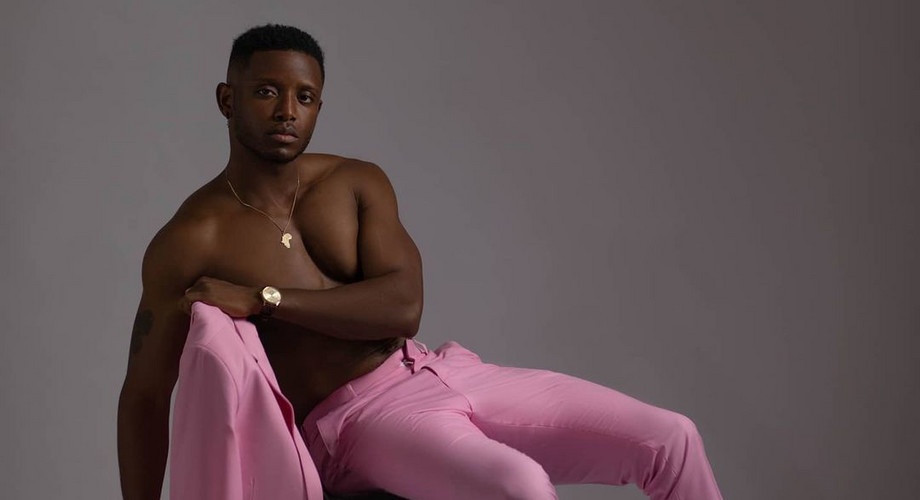 Twitter Nigeria Drools As Singer Chike Shares Wet Swim Trunk Photo