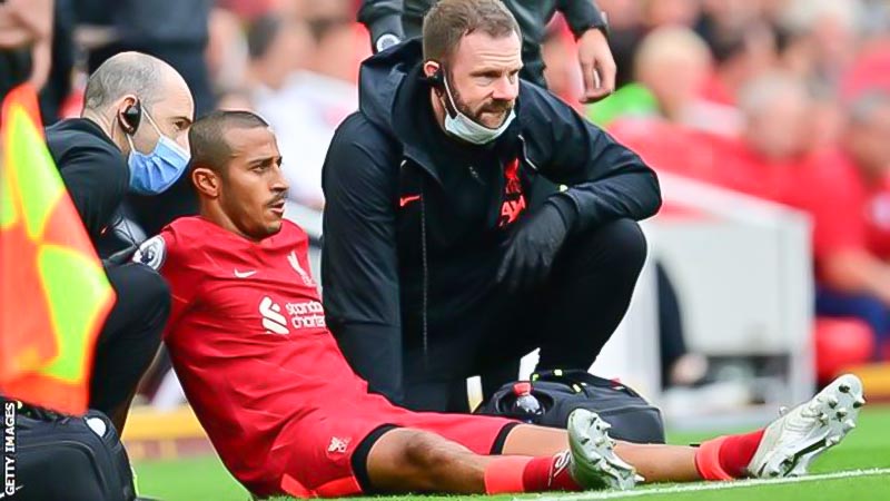Liverpool Midfielder Thiago Alcantara to Miss At Least Two Games with Calf Injury