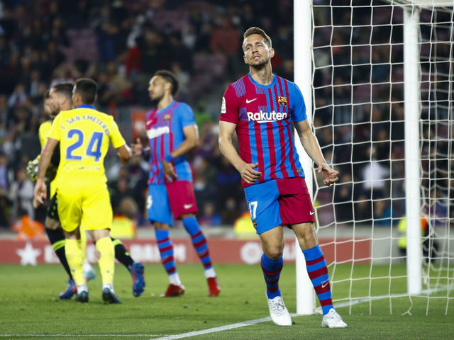 Barcelona Suffer Shock Home Defeat To Cadiz
