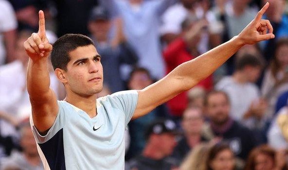 Alcaraz & Zverev Save Match Point To Reach French Open Third Round