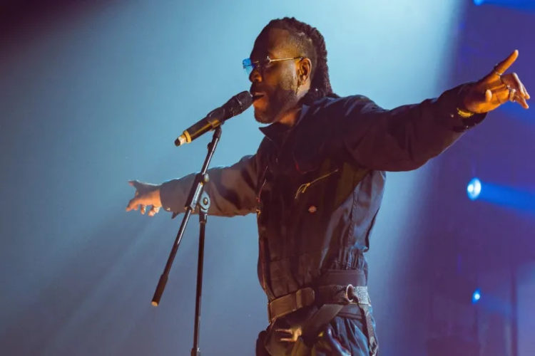 Burna Boy Performs ‘Last Last’ For The First Time At Billboard Music Awards