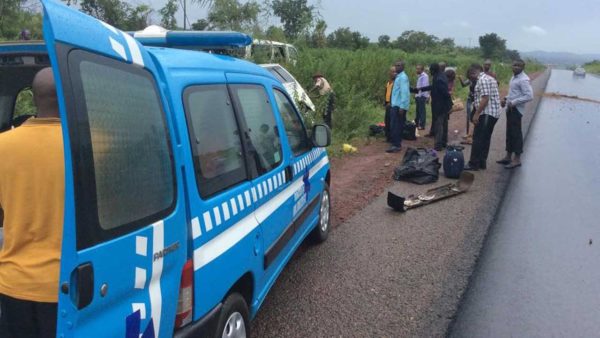 One Dies, 10 Injured On Abeokuta-Sagamu Expressway Auto Crash