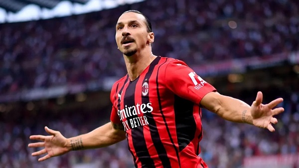 Zlatan Ibrahimovic Signs One Year Contract Extension With Ac Milan