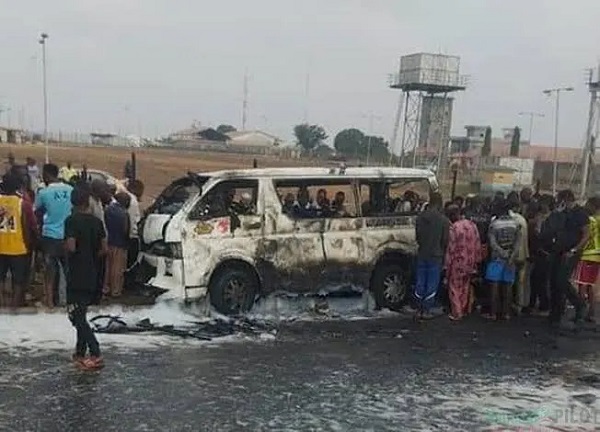 Seven Passengers Burnt To Death In Bus Accident At Iyana Oworo Area Of Lagos