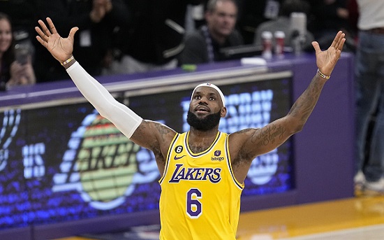 Lebron James Breaks NBA All-Time Points-Scoring Record