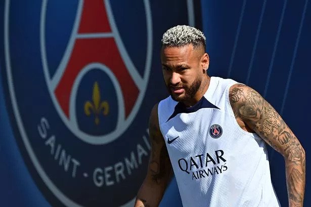 PSG Superstar Neymar Linked With A Move To Manchester City