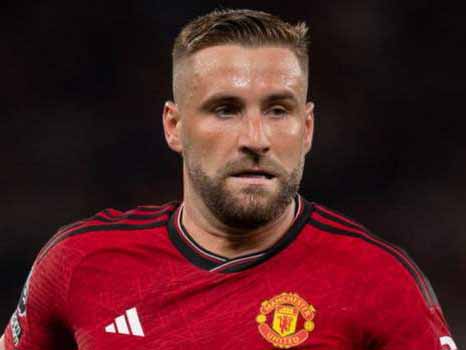 Manchester United defender Luke Shaw set for spell on sidelines with muscle injury