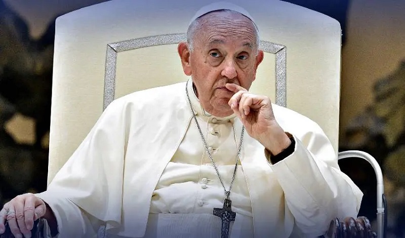 Pope Urges Ban On Surrogacy