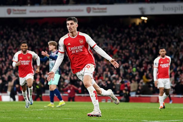 EPL: Arsenal Defeats Brentford To Go Top Of The Premier League