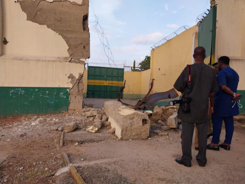 Rainstorm Destroys Niger Prison, Allowing 118 Inmates to Escape