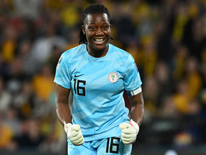 Super Falcons Goalie Nnadozie Wins Best Goalkeeper Award In France