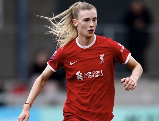 Clark's Header Secures Liverpool's Victory Over Manchester United in Women's Super League Showdown