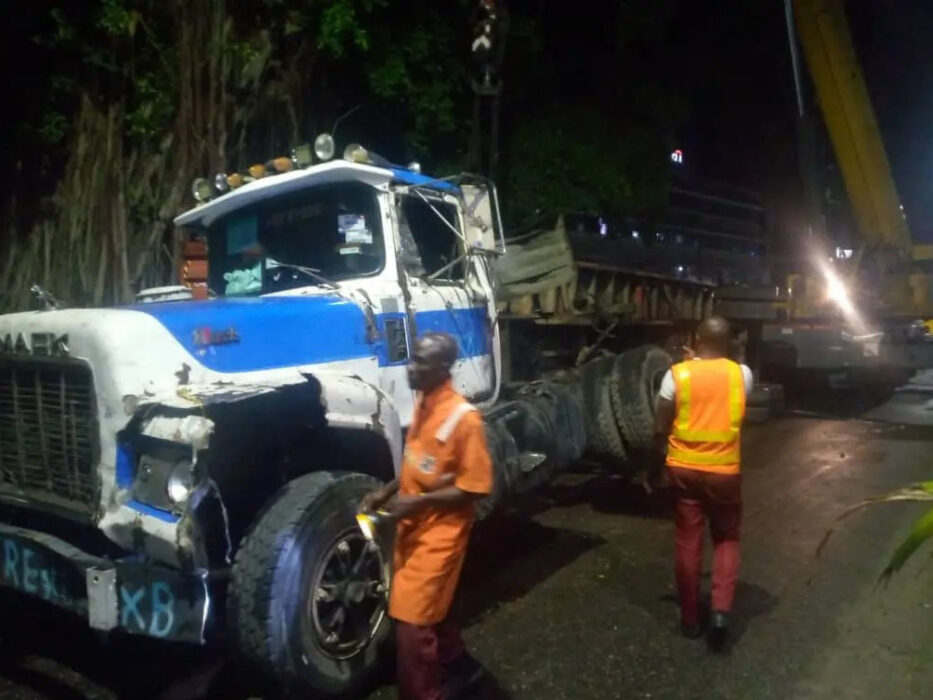 Traffic Alert: LASTMA Issues Travel Advisory for VI and Lekki Corridor Following Auto Crash