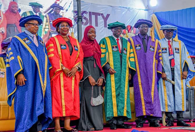 Sanwo-Olu Awards N10m To LASU Best-Graduating Student