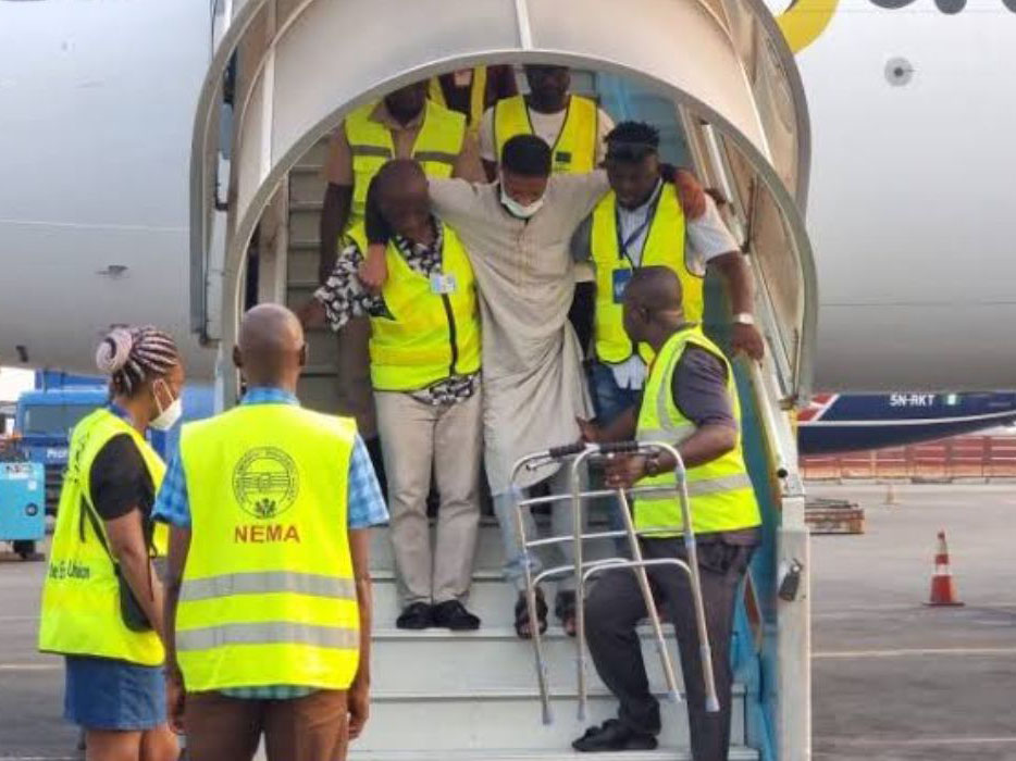 FG Repatriates 190 Nigerians From UAE