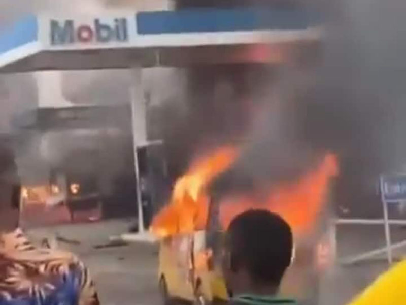 Fire Guts Filling Station Destroys Vehicles In Lagos