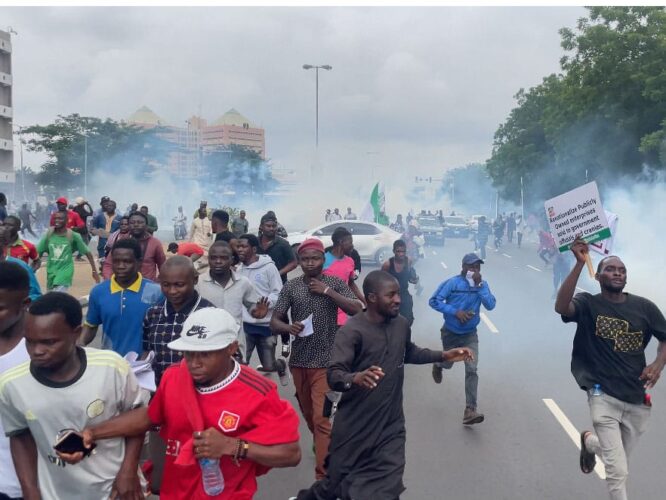 Police Uses Teargas on Protesters in Abuja