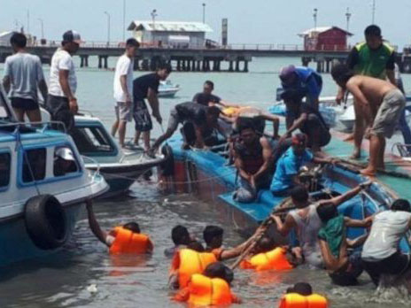 Boat with Over 200 Passengers Capsizes in Niger, 8 Bodies Recovered