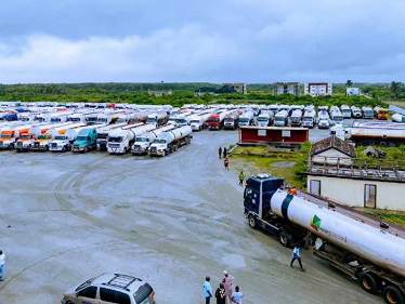 Dangote Reduces Petrol Loading Cost to ₦890 Per Litre